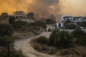 Ρόδος: Απειλές δέχεται ένας μάρτυρας «κλειδί» για την καταστροφική φωτιά που έκαψε 200.000 στρέμματα