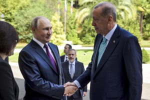 Potitico: Ο Ερντογάν «Δούρειος Ίππος» του Πούτιν την πώληση ρωσικών καυσίμων στην ΕΕ