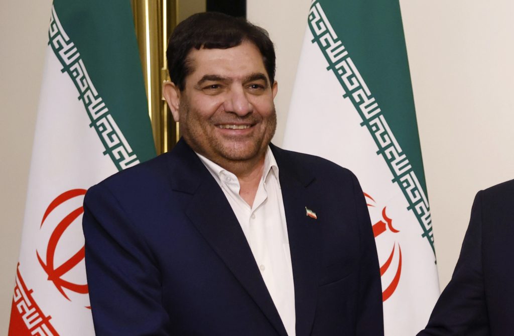 Νεκρός ο πρόεδρος του Ιράν: Ποιος είναι ο Μοχάμαντ Μόχμπερ που αναλαμβάνει τα ηνία – Εκλογές σε 50 μέρες λέει το ιρανικό Σύνταγμα