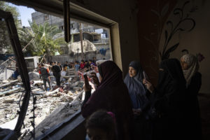 Ισραήλ: Ζητά από 100.000 Παλαιστίνιους να εκκενώσουν τμήμα της Ράφα – Μιλά για «προσωρινή επιχείρηση»