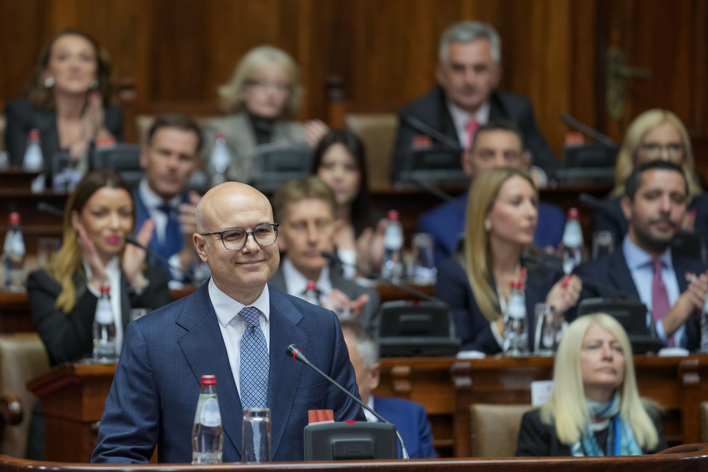 Σερβία: Η νέα κυβέρνηση συνασπισμού του Μίλος Βούτσεβιτς έλαβε ψήφο εμπιστοσύνης