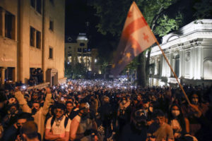 Γεωργία: Διαδηλώσεις εναντίον νομοσχεδίου περί περιορισμού «ξένης επιρροής» &#8211; ΕΕ και ΗΠΑ προειδοποιούν την κυβέρνηση