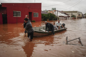 Βραζιλία: Τουλάχιστον 37 νεκροί, δεκάδες αγνοούμενοι από τις πλημμύρες