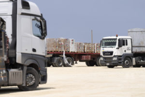 Ιορδανία: Ισραηλινοί έποικοι επιτέθηκαν σε φορτηγά ανθρωπιστικής βοήθειας που κατευθύνονταν στη Γάζα