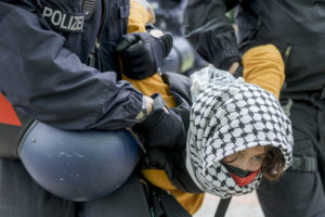 Γερμανία: Επέμβαση της αστυνομίας αμέσως μετά την κατάληψη του Ελεύθερου Πανεπιστήμιου του Βερολίνου