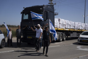 Γάζα: «Πόλεμος» ακτιβιστών στο Ισραήλ για τα κονβόι ανθρωπιστικής βοήθειας