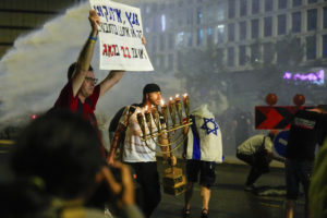 Ισραήλ: Χιλιάδες διαδηλωτές απαίτησαν την παραίτηση Νετανιάχου &#8211; Συγκρούσεις με την αστυνομία (Video)