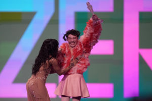 Eurovision 2024: Mεγάλος νικητής η Ελβετία &#8211; Το Nemo κέρδισε το κοινό με το «The Code»
