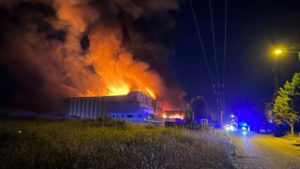 Παρέμβαση Αρείου Πάγου για την πυρκαγιά στο εργοστάσιο που εμπλέκεται στα γεύματα της μαζικής δηλητηρίασης μαθητών