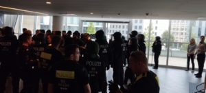 Βερολίνο: Επεισόδια και συλλήψεις έξω από την Uber Arena &#8211; «Ντου» τούρκων οπαδών, χτύπησαν φίλους του Παναθηναϊκού (Videos)