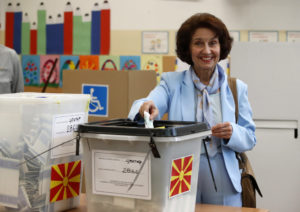 Βόρεια Μακεδονία: Η νέα πρόεδρος της χώρας την αποκάλεσε «Μακεδονία» – Αποχώρησε η πρέσβειρα της Ελλάδας
