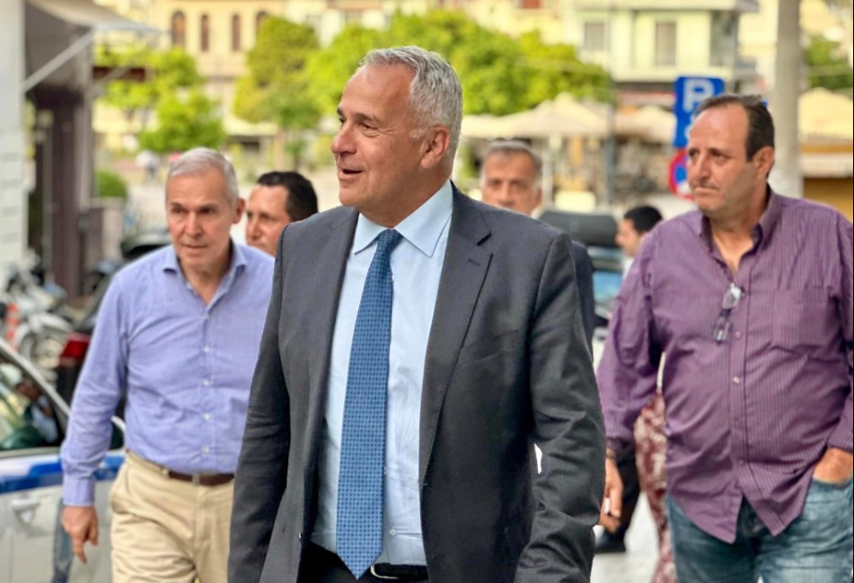 Οι τομεάρχες Αγροτικής Ανάπτυξης ΣΥΡΙΖΑ και ΠΑΣΟΚ απαντούν στο εκβιαστικό δίλημμα Βορίδη προς τους αγρότες