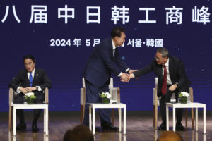 Κίνα &#8211; Νότια Κορέα &#8211; Ιαπωνία: Τριμερής Σύνοδος Κορυφής για «επανέναρξη» των σχέσεων σε εμπόριο και ασφάλεια