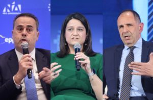 Politico: Ποιοι μπορεί να είναι οι αντικαταστάτες του Μαργαρίτη Σχοινά στη θέση του Επιτρόπου;
