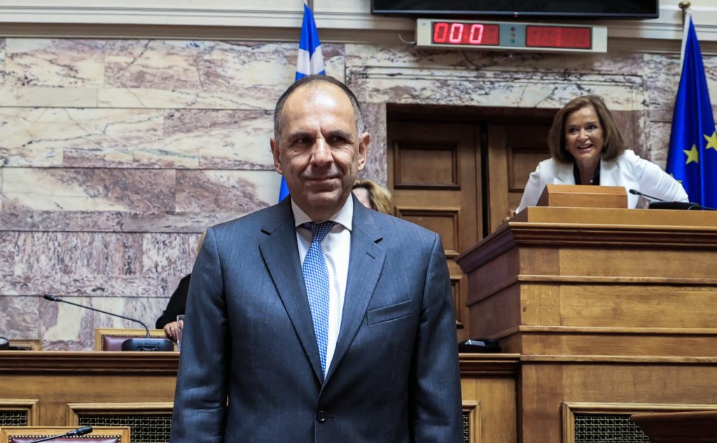 ΝΔ: Ένα κόμμα, τρεις γραμμές (και βάλε) για τη Συμφωνία των Πρεσπών