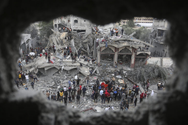 Αδιάκοπο σφυροκόπημα του Ισραήλ στη Γάζα – «Ζούμε μια κόλαση»