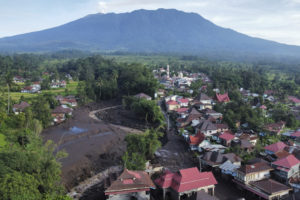 Τραγωδία στην Ινδονησία: Στους 41 οι νεκροί από τις πλημμύρες &#8211; 17 αγνοούμενοι
