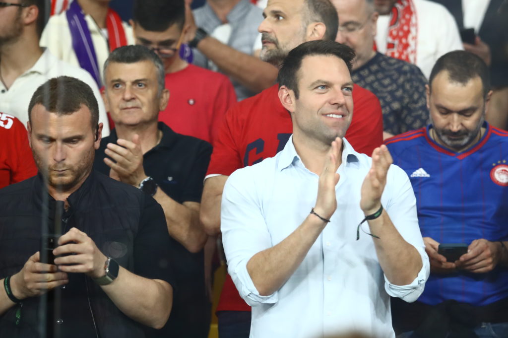 Φίλαθλοι του Ολυμπιακού σε Κασσελάκη: «Είσαι πολύ γουρλής!» (Video)