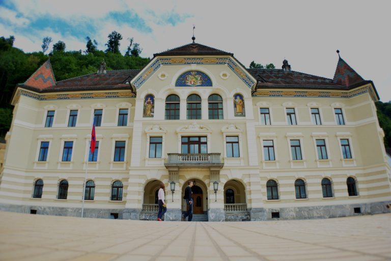 Το Λιχτενστάιν νομιμοποιεί σχεδόν ομόφωνα τον γάμο ομοφύλων