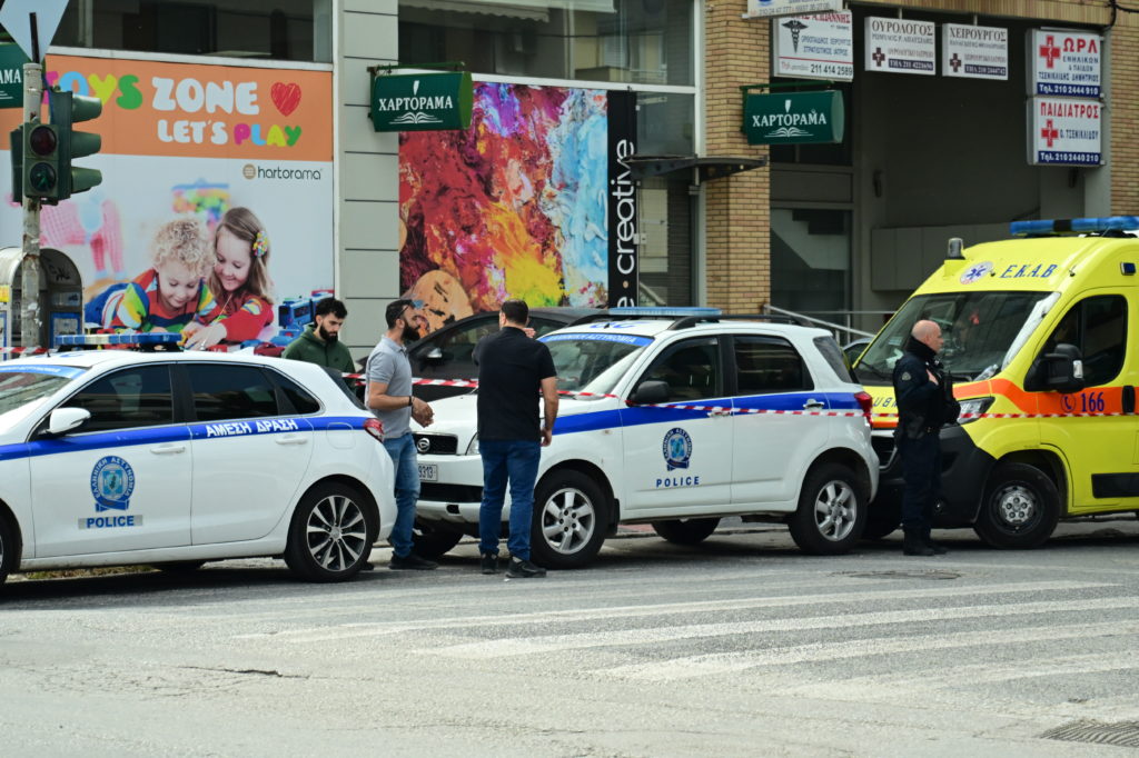 Γυναικοκτονία στο Μενίδι: Σοκαρισμένη η κόρη της 40χρονης που είδε νεκρή τη μητέρα της
