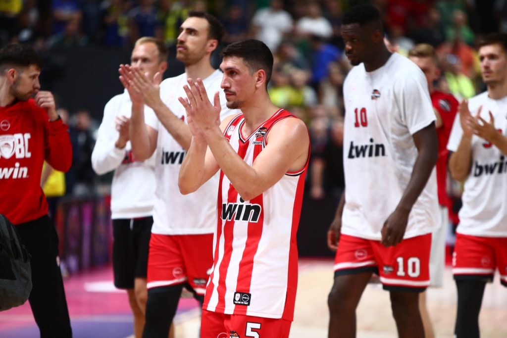 Ολυμπιακός-Φενέρμπαχτσε 87-84: «Αντίο» με ένα χαμόγελο