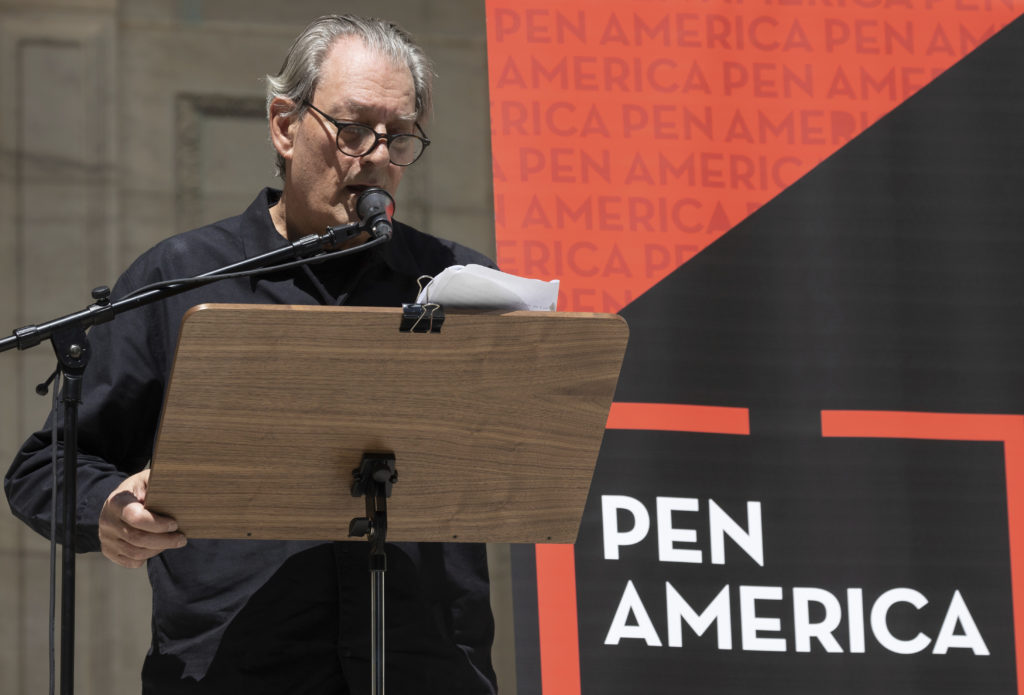 Πολ Όστερ: Πέθανε ο Αμερικανός συγγραφέας – Έδινε μάχη με τον καρκίνο (Video)
