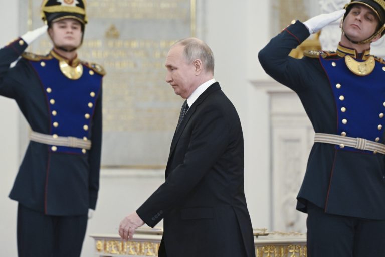 Ρωσία: Η 5η στέψη του Πούτιν με τη Δύση «διχασμένη»