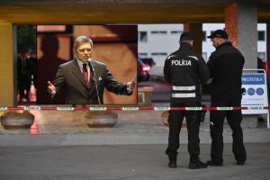 Ρόμπερτ Φίτσο: Ανέκτησε τις αισθήσεις του ο πρωθυπουργός της Σλοβακίας &#8211; «Πολιτικό το κίνητρο της επίθεσης»