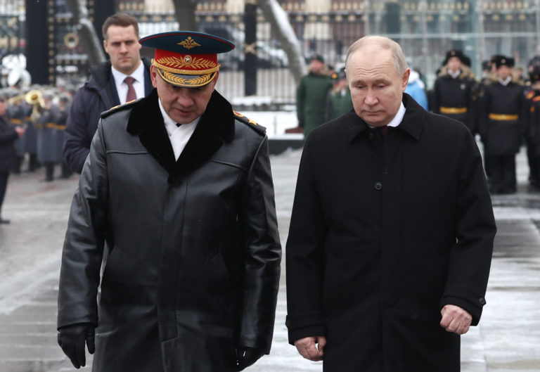Βλάντιμιρ Πούτιν: Πώς ερμηνεύεται το αιφνιδιαστικό «ξήλωμα» του Σοϊγκού από το υπουργείο Άμυνας