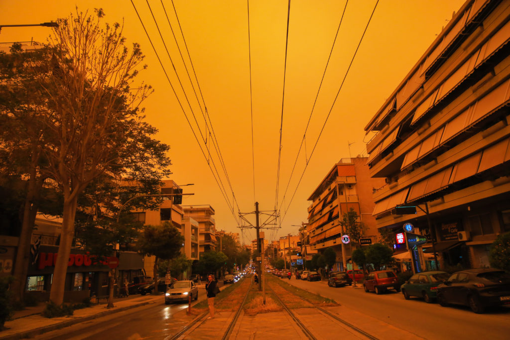 ΣΥΡΙΖΑ: Το υπουργείο Εργασίας αφήνει απροστάτευτους τους εργαζόμενους από την αφρικανική σκόνη