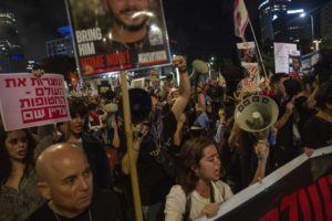 Τελ Αβίβ: Χιλιάδες διαδηλώνουν ξανά απαιτώντας συμφωνία με τη Χαμάς για τους ομήρους (Videos)