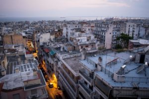 Θεσσαλονίκη: Άγρια οπαδική επίθεση &#8211; Χτύπησαν δυο άνδρες ενώ έκαναν τζόκινγκ και τους άφησαν αιμόφυρτους