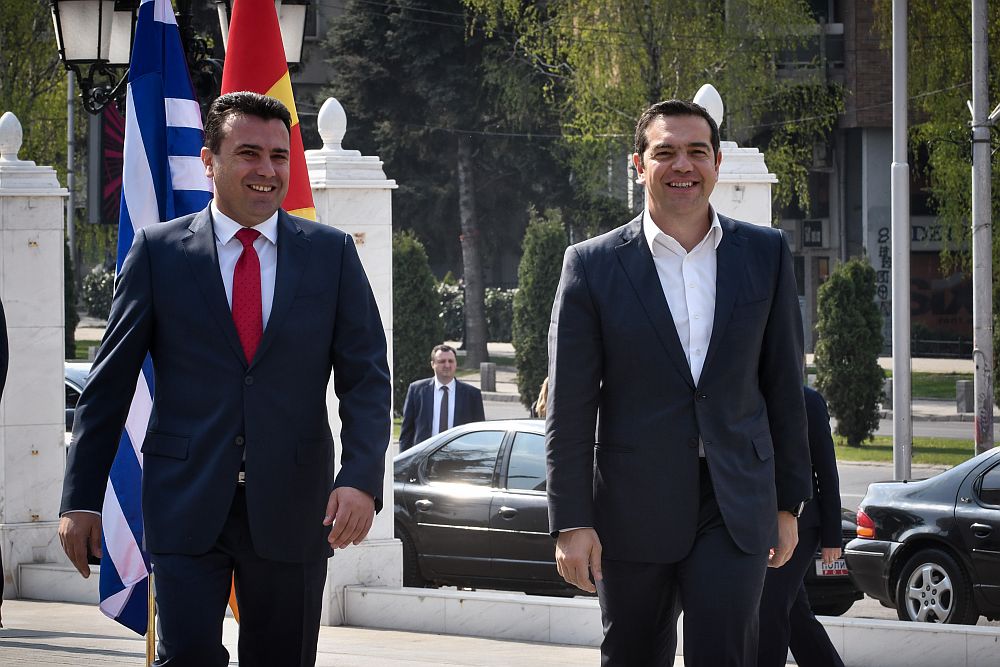 «Υποκριτικός και επικίνδυνος ο εθνικιστικός λαϊκισμός»: Επικοινωνία Τσίπρα – Ζάεφ για τη Συμφωνία των Πρεσπών