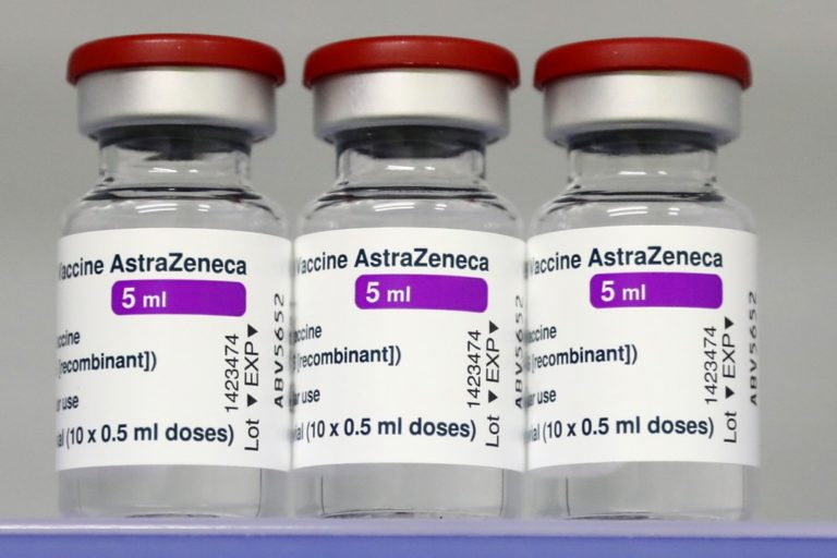 Ελληνική Εταιρεία Λοιμώξεων: Αυτοί είναι οι λόγοι για την απόσυρση του εμβολίου της Astra-Zeneca
