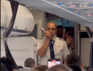 Παναθηναϊκός: «Πάμε να τους ζεστάνουμε με ένα&#8230; βουντού &#8211; βουντού» &#8211; Έδωσε το σύνθημα ο πιλότος στην «πράσινη» πτήση (Video)