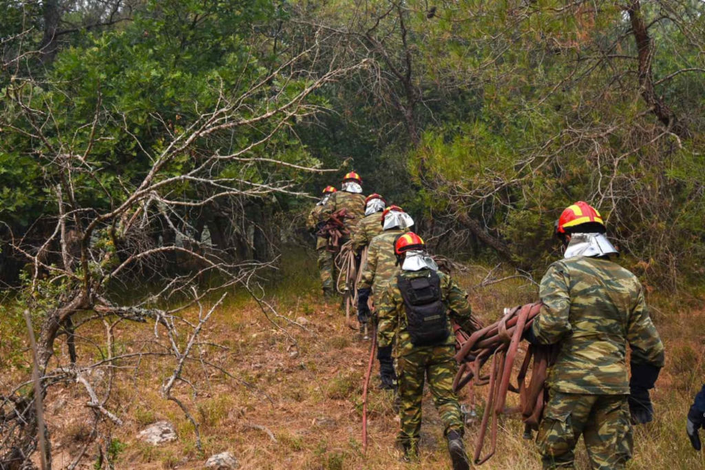 Στρατιωτικοί: Με απαξιωτικούς όρους η εμπλοκή στρατιωτικού προσωπικού στην αντιμετώπιση των πυρκαγιών