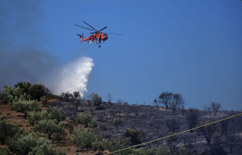 Αργολίδα: Υπό μερικό έλεγχο η φωτιά στις Κοκκινάδες