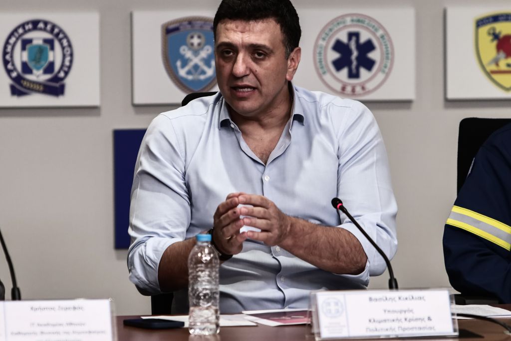 Αδειάζει Κικίλια και η «Καθημερινή» για τα περί εμπρηστή στη φωτιά της Βάρης – Κορωπίου