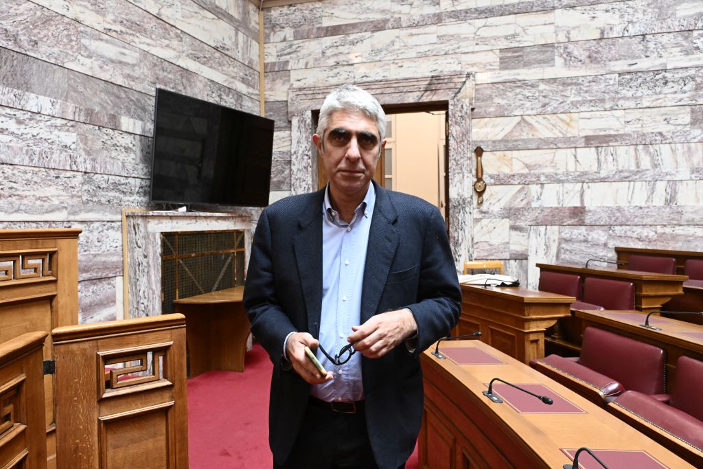 ΣΥΡΙΖΑ: Εκδικητική απόλυση καταγγέλλει ο Γιώργος Τσίπρας – Τι απαντούν στο documentonews από την Κουμουνδούρου