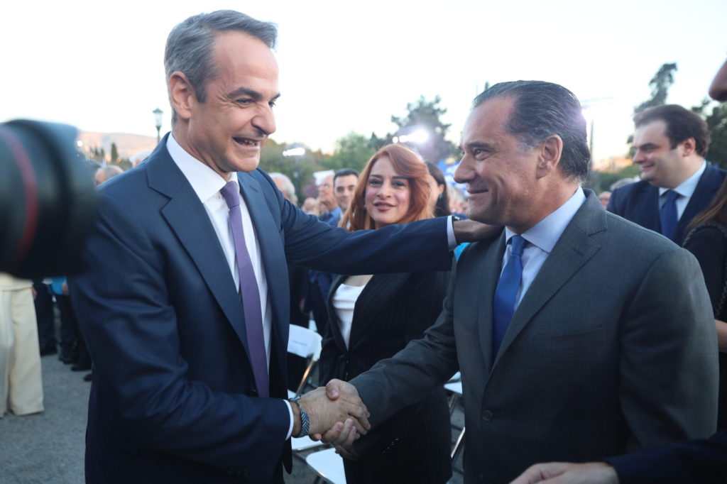 Πετάνε το μπαλάκι για τις τρύπες στο ΕΣΥ – Μητσοτάκης και Αδωνης επέμεναν ότι έκαναν τις προσλήψεις που χρειάζονταν, ωστόσο τα κενά παραμένουν
