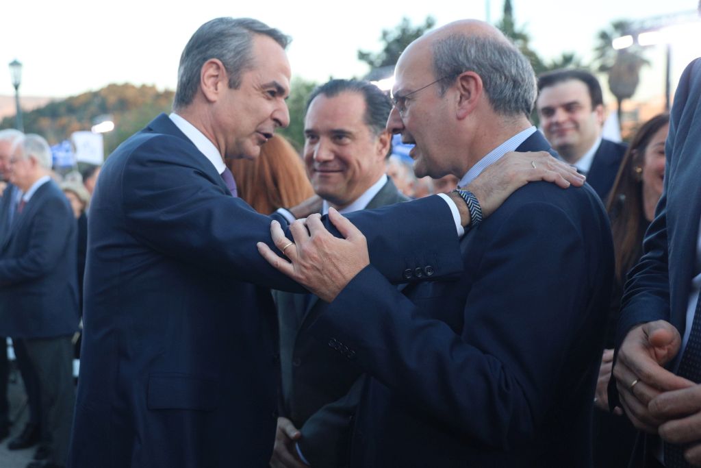 Στροφή προς τα δεξιά από Γεωργιάδη – Χατζηδάκη μετά το στραπάτσο της ΝΔ: «Μας κόστισε η ισότητα στον γάμο» (Video)