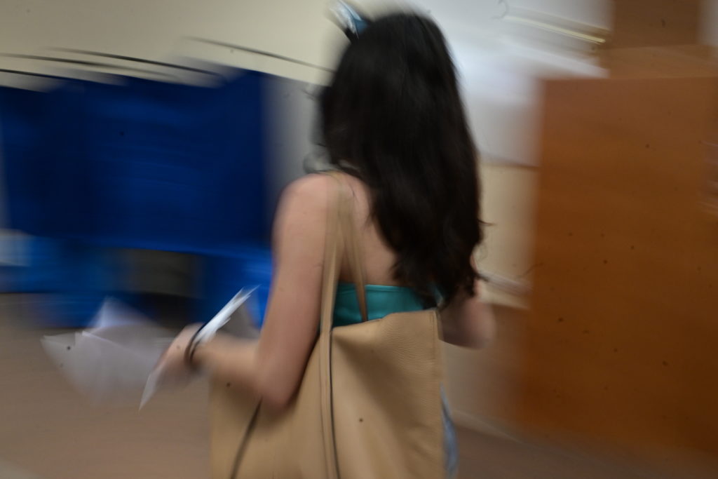 Δημοσκόπηση: Η μάχη των αναποφάσιστων στο παρά πέντε των Ευρωεκλογών – Ένας στους τρεις ψήφιζε ΝΔ
