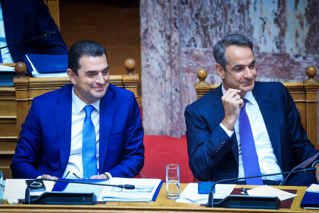 Η ακρίβεια επελαύνει με σφραγίδα Μαξίμου – Φέρνουν υπερκέρδη στα καρτέλ και απόγνωση στους πολίτες