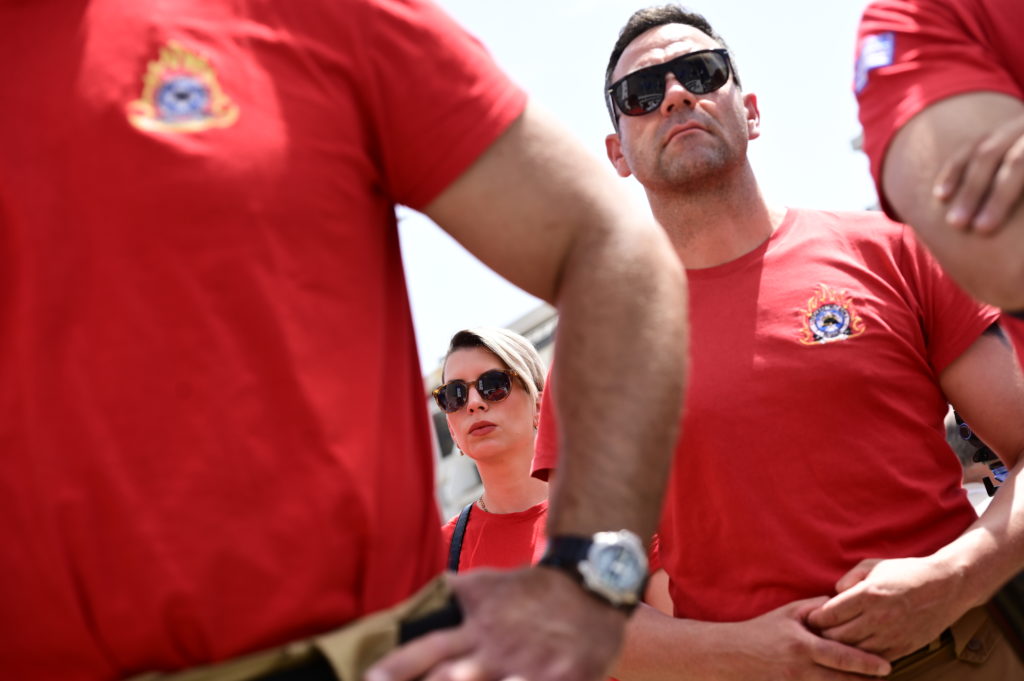 Αχαΐα: Διώχνουν πυροσβέστες, έφεραν όμως… οχήματα!