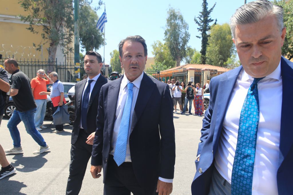 Απόστολος Λύτρας: Νέα μήνυση από τη σύζυγό του – Πληροφορίες ότι της έστειλε απειλητικό μήνυμα, αναζητείται για να συλληφθεί