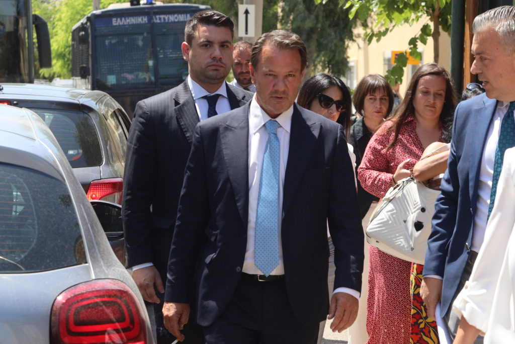Απόστολος Λύτρας: «Δεν επινόησα το αφήγημα ότι έπεσε από στις σκάλες, την εκδοχή αυτή επέλεξε η ίδια», ισχυρίζεται