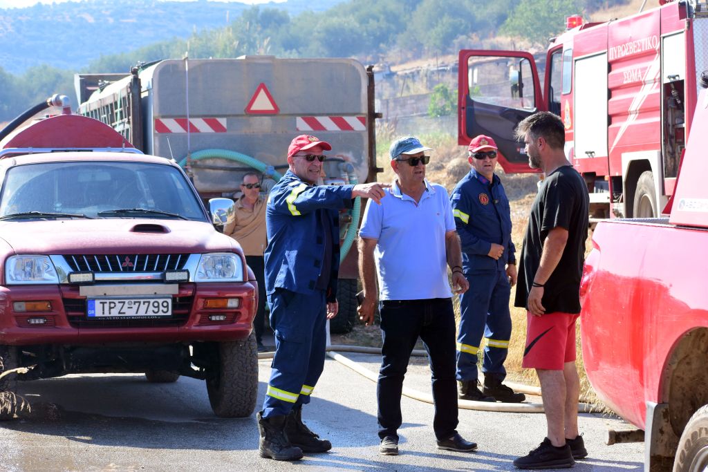 Φωτιά τώρα στο Μαρμάρι της Ευβοίας