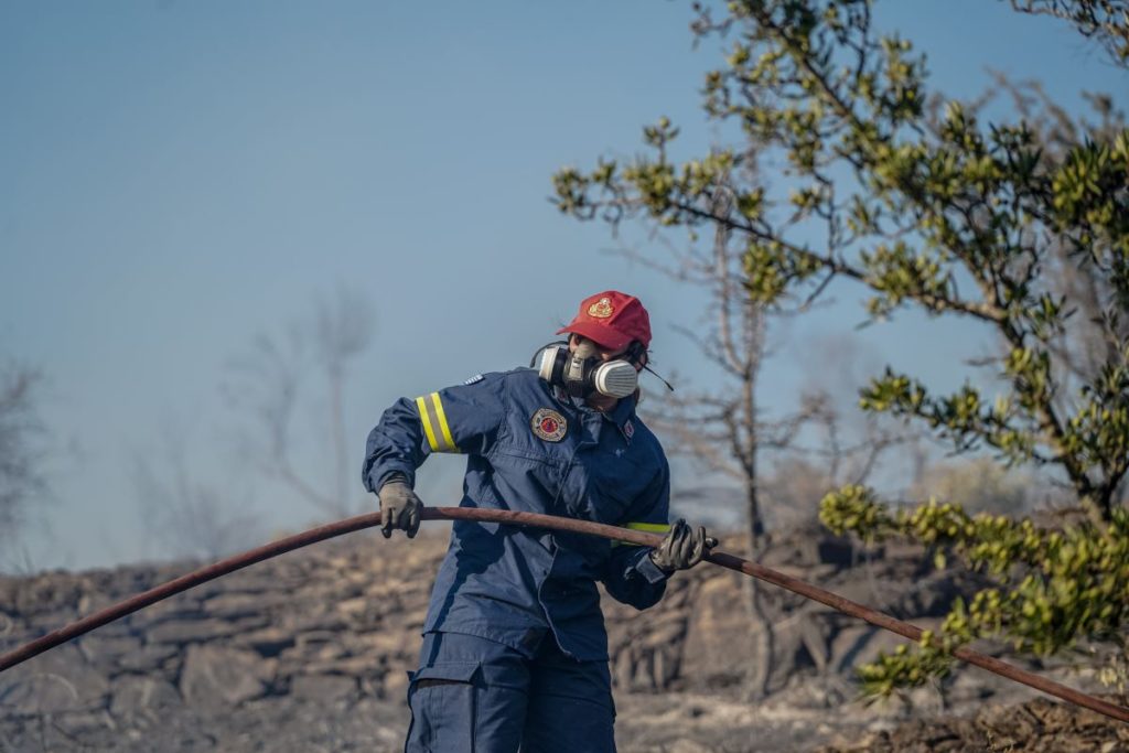 Ναύπλιο: Διάσπαρτες εστίες φωτιάς στην περιοχή της Δάρδιζας