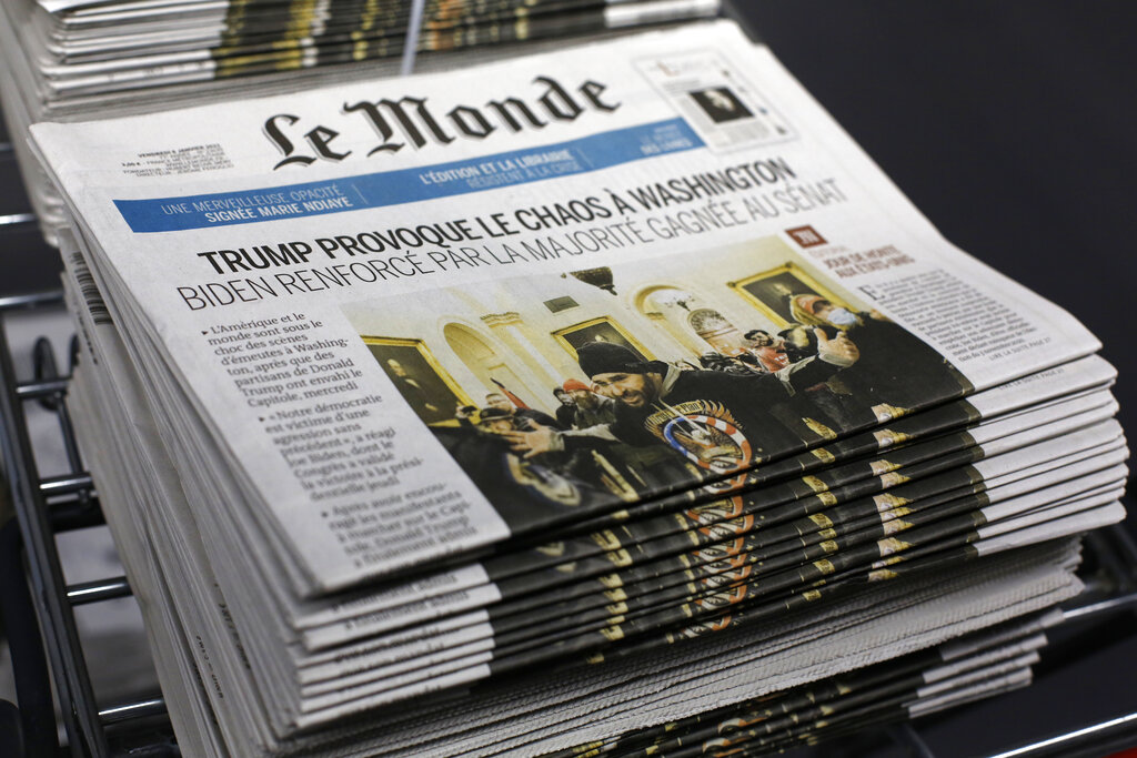 Le Monde: Για πρώτη φορά δημοσιογράφοι θα πάρουν χρήματα για την αναπαραγωγή της δουλειάς τους από κολοσσούς του διαδικτύου