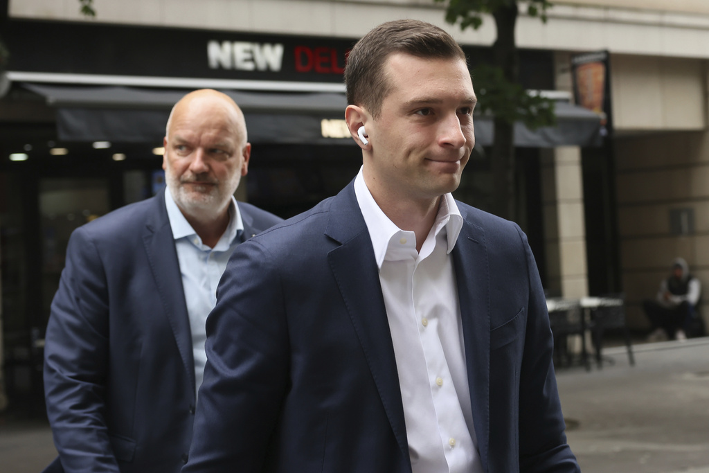 Γαλλία: Ο ακροδεξιός υποψήφιος Ζορντάν Μπαρντελά δηλώνει έτοιμος να κυβερνήσει